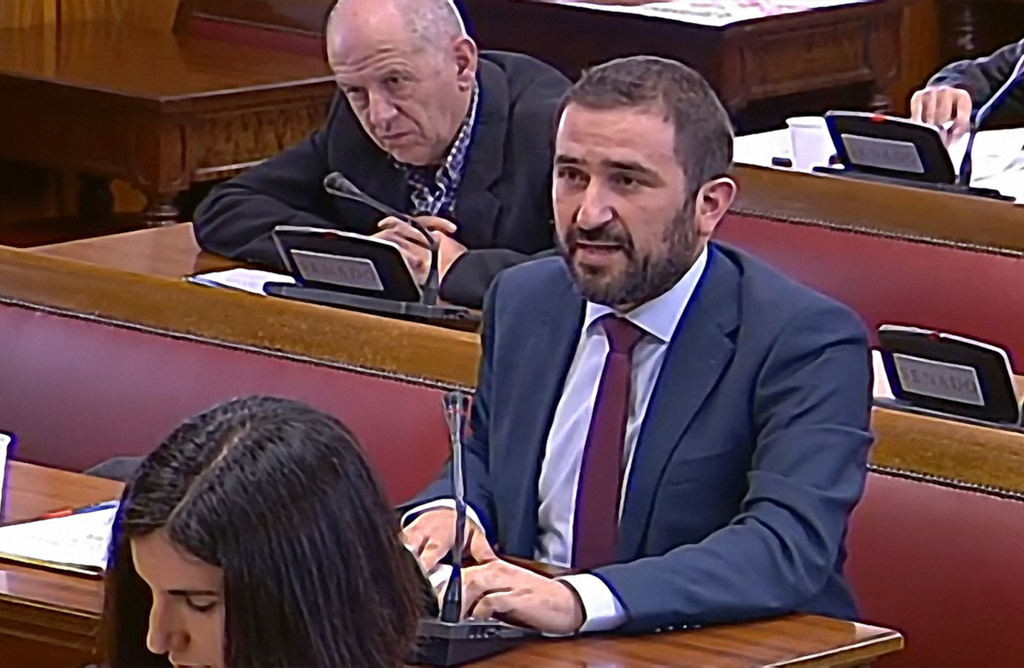 El senador socialista Juan Luis Soto denuncia que PP y Podemos votan en contra de eliminar la tasa a los Regantes del Trasvase, cortado hace 10 meses